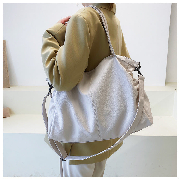 Sac fourre tout bandoulière uni, plissé et tendance pour femme