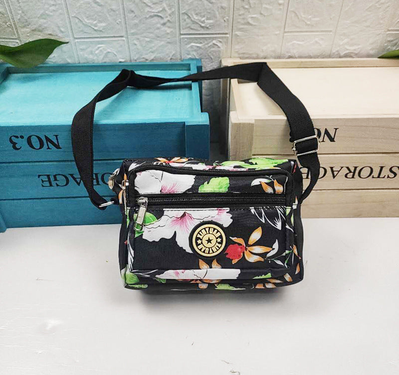 Petit sac type pochette colorée à bandoulière pour femme