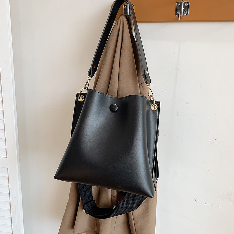 Sac fourre tout bandoulière simple et tendance pour femme