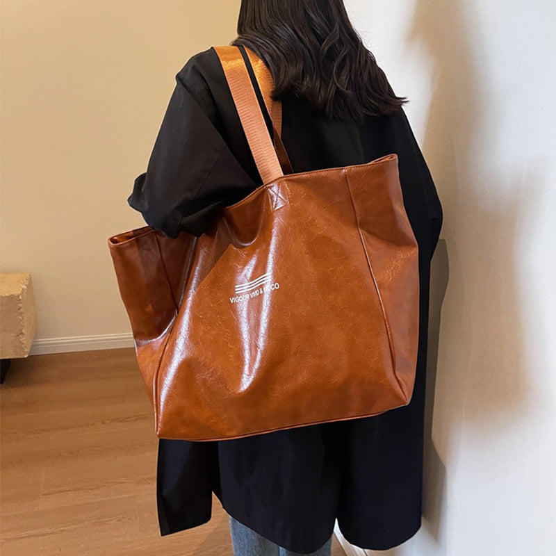 Sac fourre tout bandoulière design verni de grande capacité pour femme