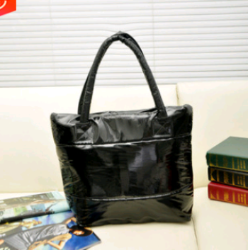 Sac fourre tout bandoulière type shopping bag pour femme