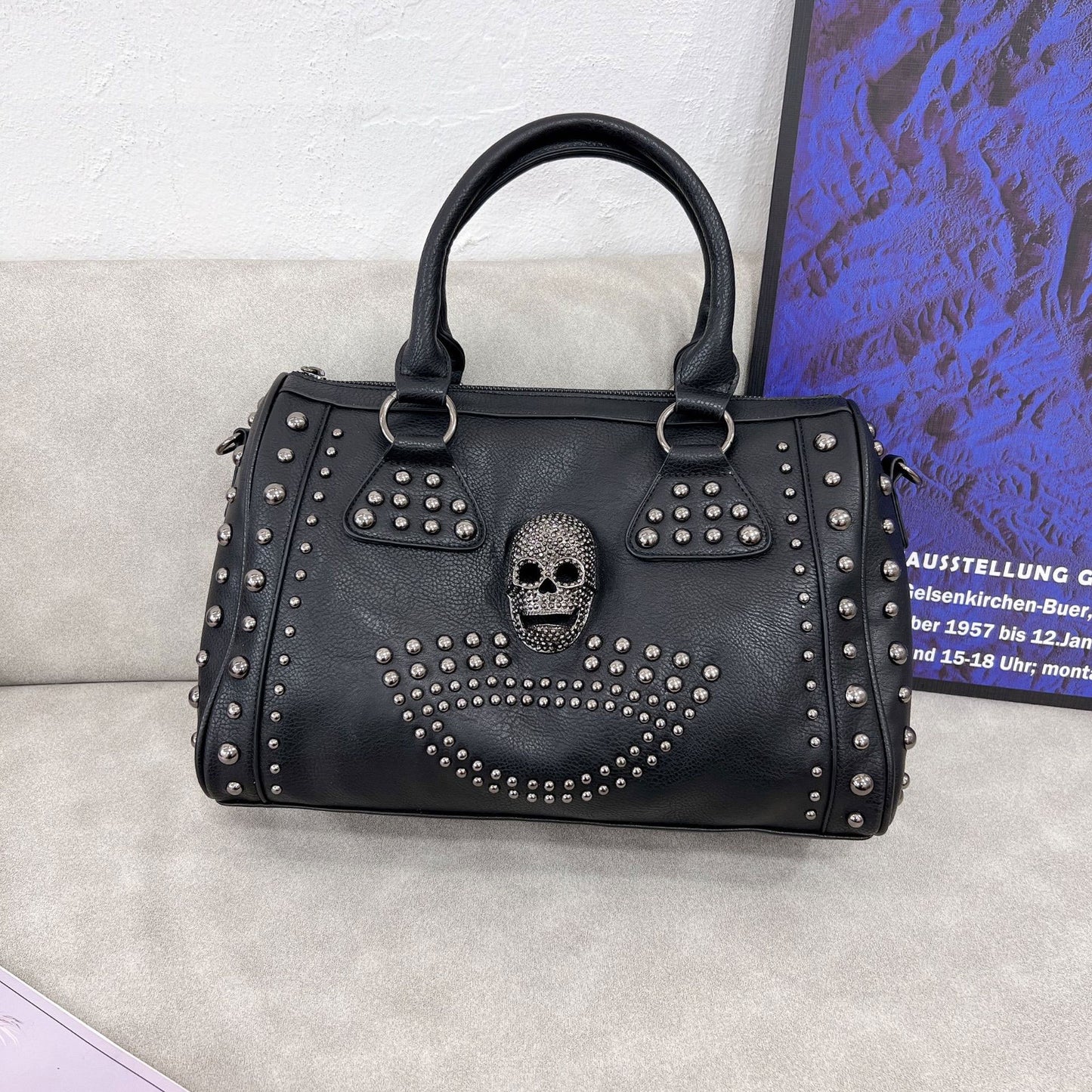 Sac à main à bandoulière motif tête de mort en cuir souple décontracté et rivets pour femmes