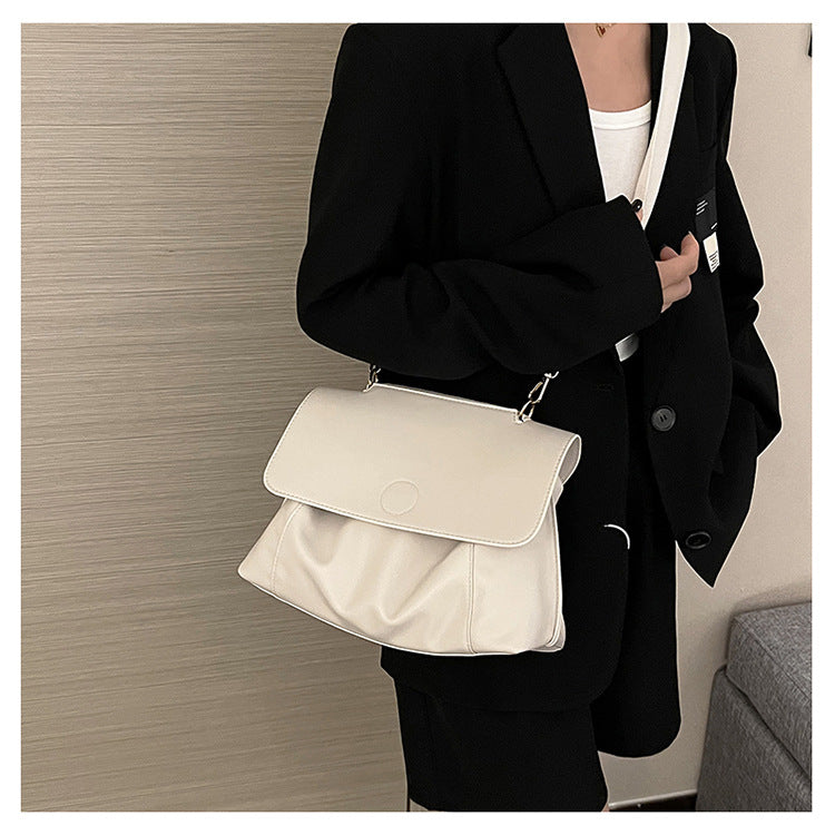 Sac fourre tout bandoulière simple plissé et souple pour femme