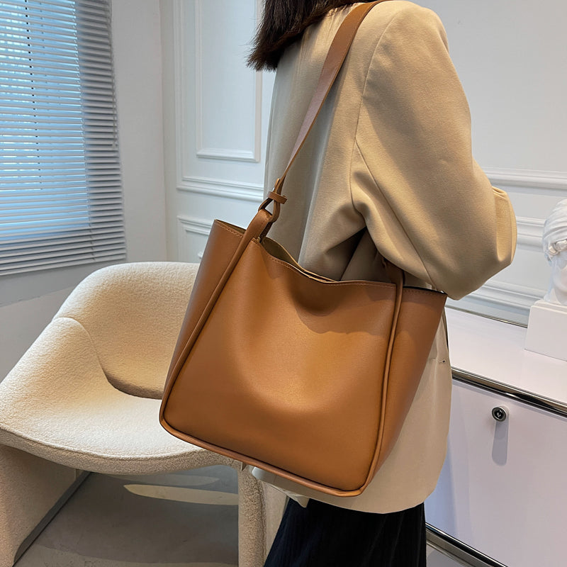 Sac fourre tout bandoulière simple et élégant pour femme