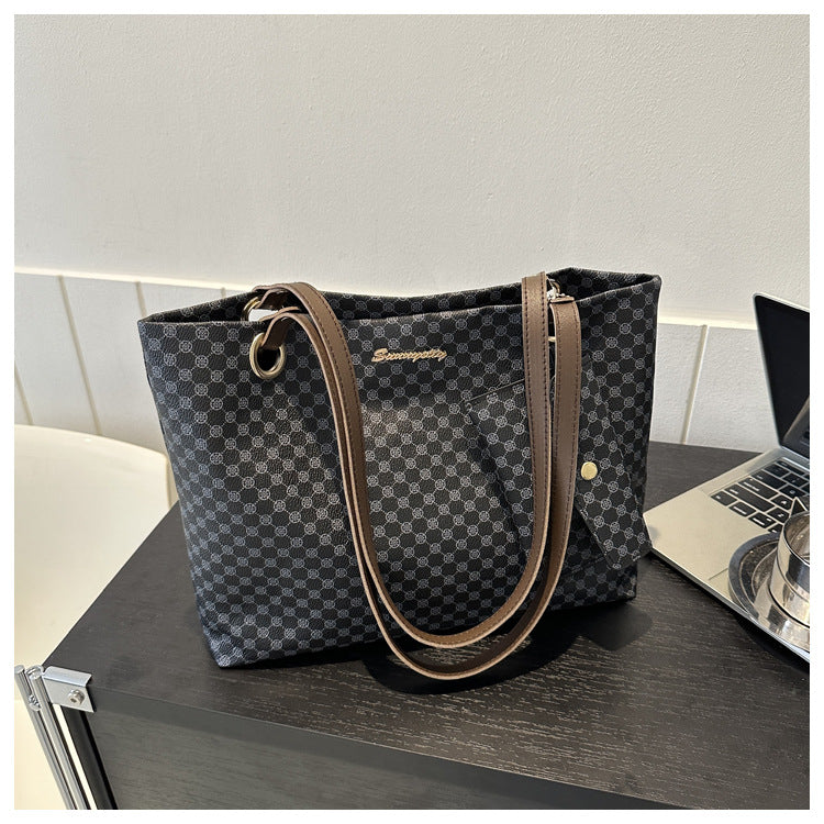 Sac fourre tout bandoulière motif damier pour femme