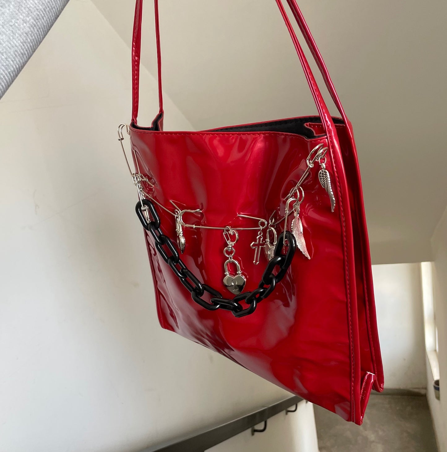 Sac à bandoulière rouge en simili cuir verni rétro Punk pour femme