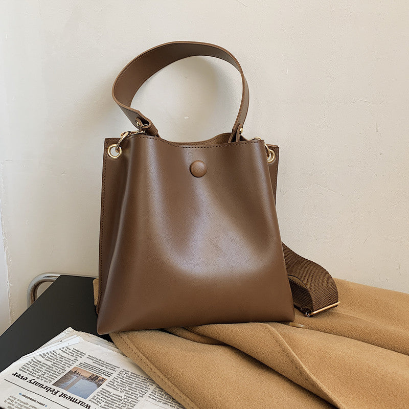 Sac fourre tout bandoulière simple et tendance pour femme