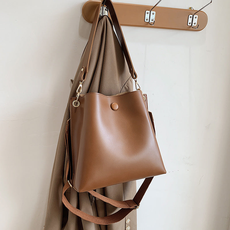 Sac fourre tout bandoulière simple et tendance pour femme