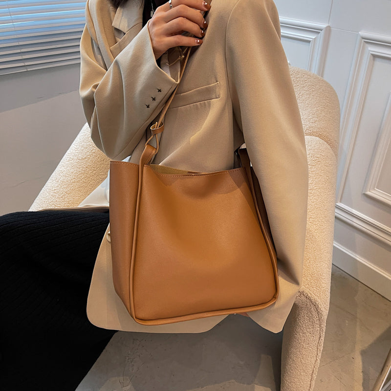 Sac fourre tout bandoulière simple et élégant pour femme