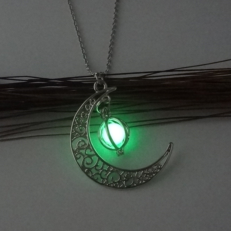 Collier phosphorescent à croissant de lune ou tortue