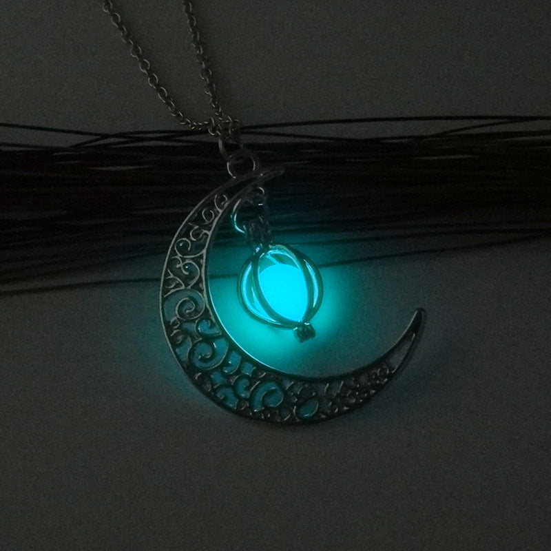 Collier phosphorescent à croissant de lune ou tortue