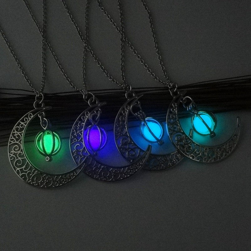 Collier phosphorescent à croissant de lune ou tortue