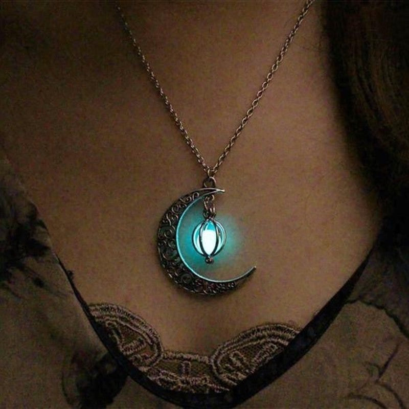 Collier phosphorescent à croissant de lune ou tortue