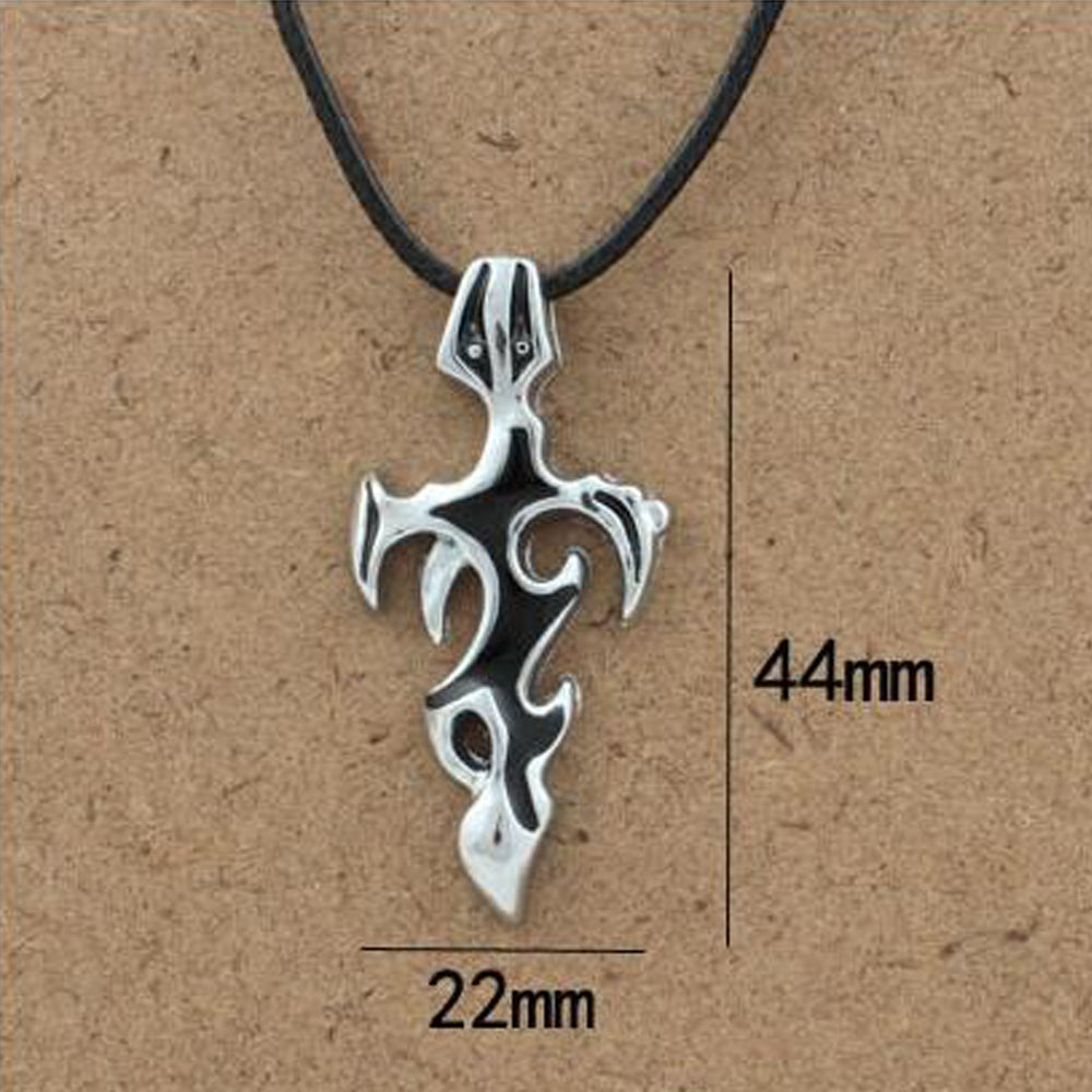 Collier pendentif flamme - croix noir et argenté