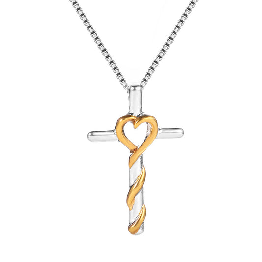 Collier avec pendentif en croix avec coeur